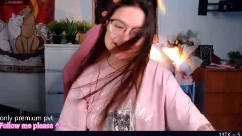 Snapshot of me_hanna chatting on 8, 9, 2025 Hanna online show from 8, 9, 2025