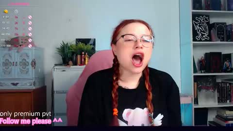 Snapshot of me_hanna chatting on 6, 11, 2025 Hanna online show from 6, 11, 2025