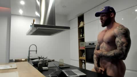 Snapshot of mealphamale chatting on 26, 5, 2026 Alpha Male online show from 26, 5, 2026
