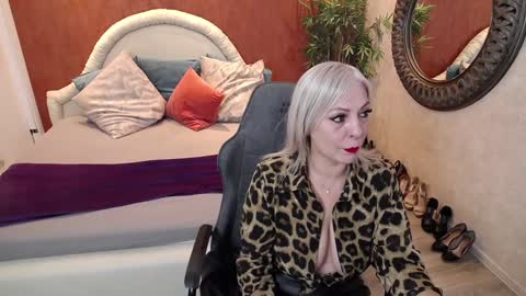 Snapshot of meamandax chatting on 11, 1, 2025 meamandax online show from 11, 1, 2025