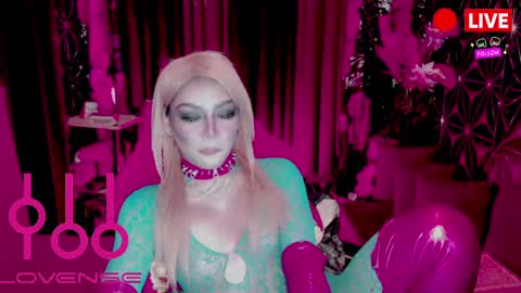 THE QUEEN ALPHA   Queen Medusa Prey online show from 14, 4, 2026