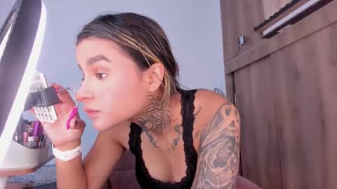 Snapshot of medussa13 chatting on 27, 11, 2025 medussa13 online show from 27, 11, 2025