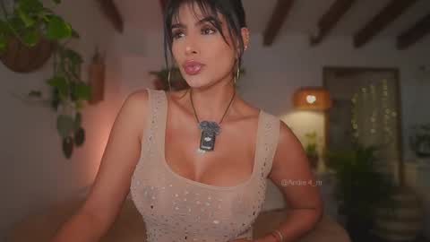 Snapshot of meegan1 chatting on 18, 11, 2025 Andrea online show from 18, 11, 2025