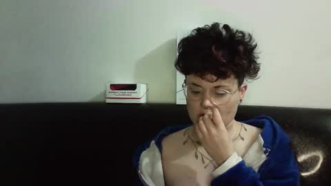 Megan and sophi online show from 12, 3, 2025