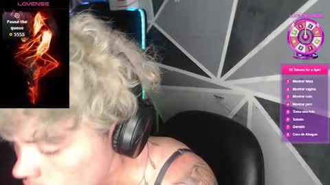 Snapshot of megan_coop3r_ chatting on 9, 1, 2026 Megan and sophi online show from 9, 1, 2026