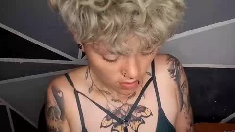 Snapshot of megan_coop3r_ chatting on 14, 2, 2026 Megan and sophi online show from 14, 2, 2026