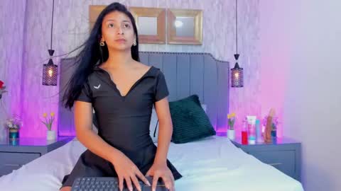 Carolina Paez online show from 22, 2, 2025