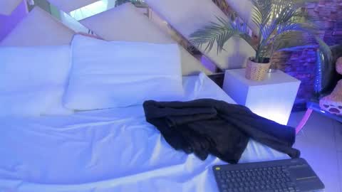     online show from 7, 1, 2026