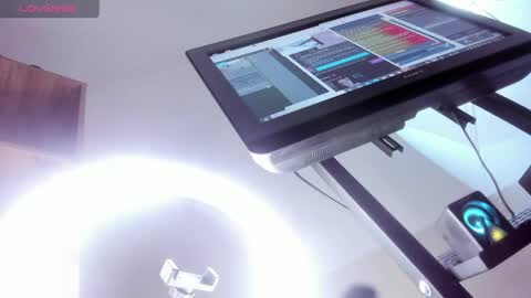     online show from 20, 4, 2026