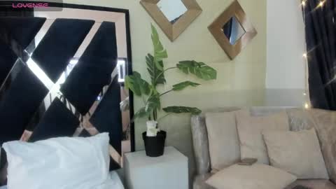     online show from 28, 4, 2026