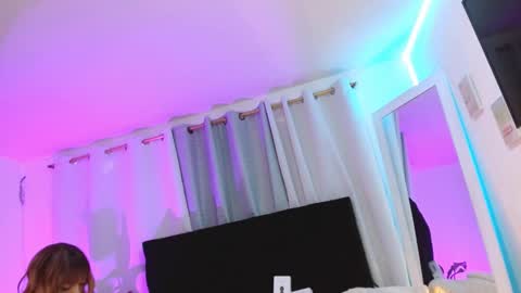 megan do santos online show from 12, 9, 2025