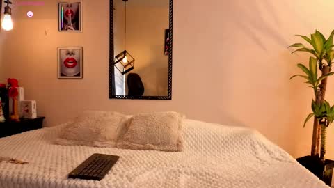 megan do santos online show from 25, 9, 2025