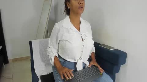 Snapshot of megan_greyxx chatting on 11, 12, 2024 megan_greyxx online show from 11, 12, 2024