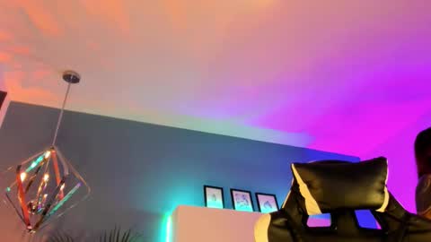    online show from 13, 9, 2025