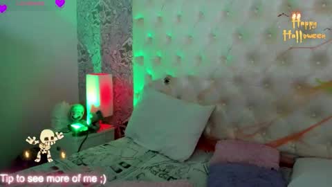 megan_tower online show from 2, 11, 2025