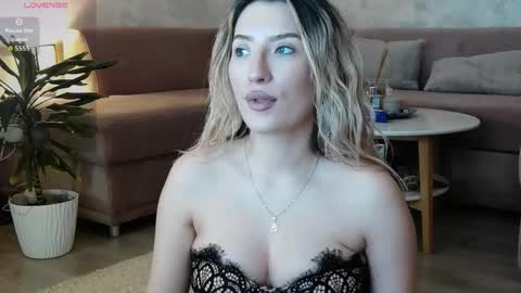 Snapshot of meganblazex chatting on 19, 5, 2026 Megan online show from 19, 5, 2026