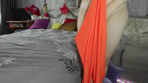 Snapshot of meganfox3325 chatting on 19, 3, 2026 Nicki--------- Welcome to my Room online show from 19, 3, 2026