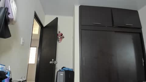 megan        online show from 22, 4, 2026