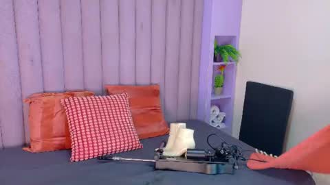 Snapshot of meganlovee__ chatting on 15, 6, 2026 MEGAN online show from 15, 6, 2026