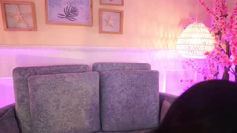 Megan Lowell online show from 4, 2, 2026