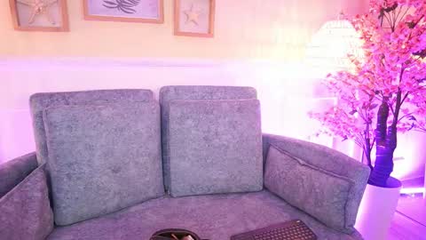 Megan Lowell online show from 14, 2, 2026