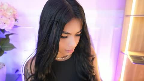 Megan Lowell online show from 21, 4, 2026