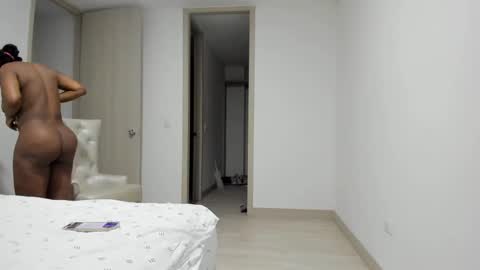 Snapshot of meganmir1 chatting on 10, 11, 2025 meganmir1 online show from 10, 11, 2025