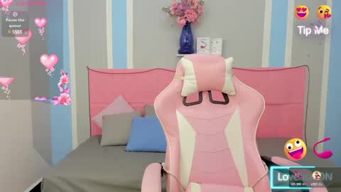 Megan Queen online show from 19, 2, 2025