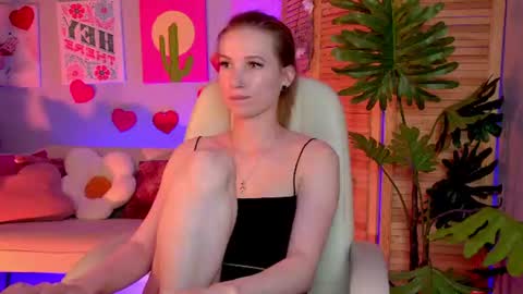 Snapshot of meganrodgers chatting on 14, 7, 2026 megan online show from 14, 7, 2026