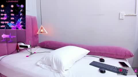 Megan  online show from 25, 9, 2025