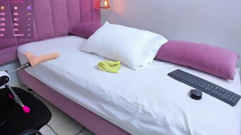 Megan  online show from 25, 4, 2026