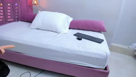 Megan  online show from 27, 4, 2026