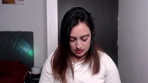 Snapshot of megansnow_ chatting on 27, 11, 2025 MEGAN online show from 27, 11, 2025