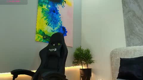 MEGGAN LUXX online show from 28, 7, 2026