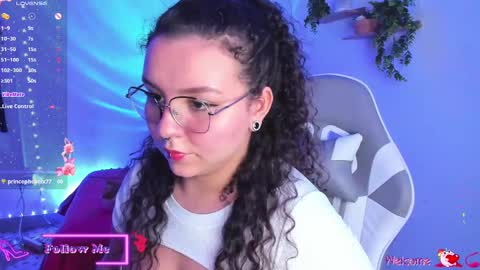 Snapshot of meggan_millerr chatting on 4, 10, 2025 online show from 4, 10, 2025