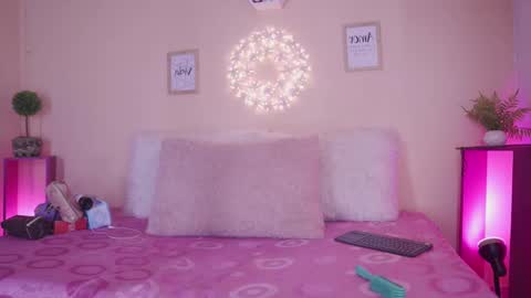 Meggie 1J online show from 12, 11, 2025