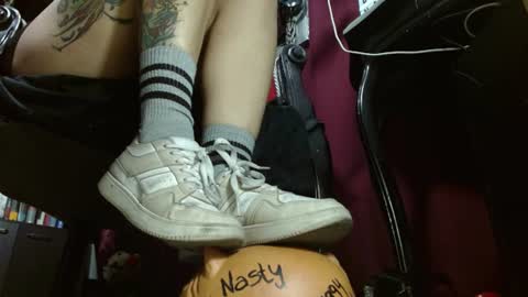 Snapshot of megoddessara chatting on 10, 7, 2026 Goddess Sara online show from 10, 7, 2026