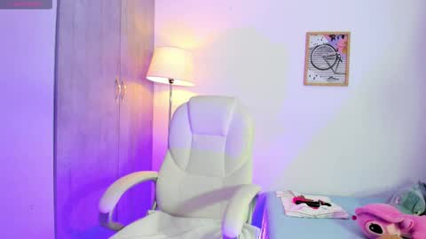 Snapshot of megumi_ann chatting on 27, 10, 2025 Ann online show from 27, 10, 2025