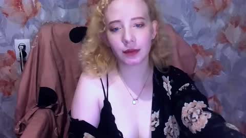 Mel Mellie online show from 4, 12, 2025