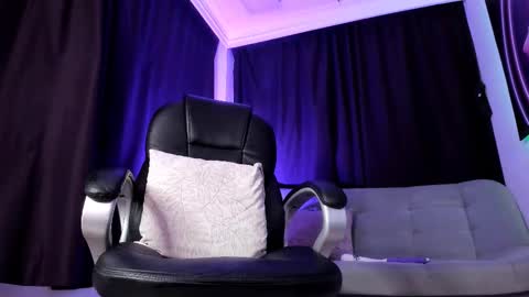 Snapshot of melani_greyy chatting on 18, 2, 2025 melani greyy online show from 18, 2, 2025