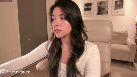 Snapshot of melanie_owo chatting on 24, 5, 2026 Melanie online show from 24, 5, 2026