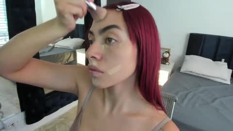 Melanie roux  online show from 22, 4, 2026