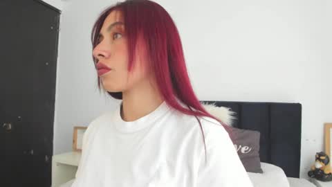 Melanie roux  online show from 24, 7, 2026