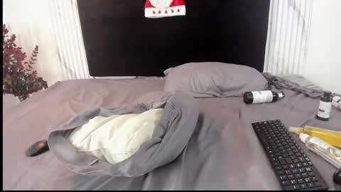 Melaniecooper online show from 12, 12, 2024