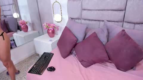 Snapshot of melaniee_joness chatting on 3, 7, 2026 melaniee_joness online show from 3, 7, 2026