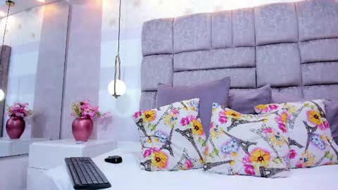 Snapshot of melaniee_joness chatting on 4, 8, 2026 melaniee_joness online show from 4, 8, 2026