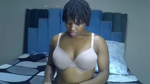 Snapshot of melanin_moon chatting on 31, 5, 2026 Moon online show from 31, 5, 2026