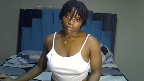 Snapshot of melanin_moon chatting on 9, 6, 2026 Moon online show from 9, 6, 2026