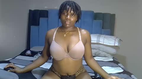 Snapshot of melanin_moon chatting on 9, 6, 2026 Moon online show from 9, 6, 2026