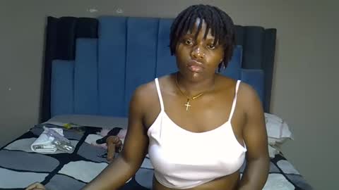 Snapshot of melanin_moon chatting on 10, 6, 2026 Moon online show from 10, 6, 2026